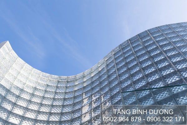 Sử dụng ốp mặt tiền toà nhà 