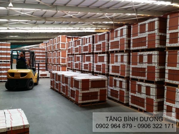 Kho hàng gạch lát Hạ Long