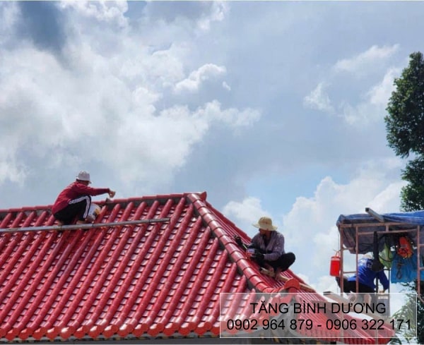 Thi công ngói lợp âm dương