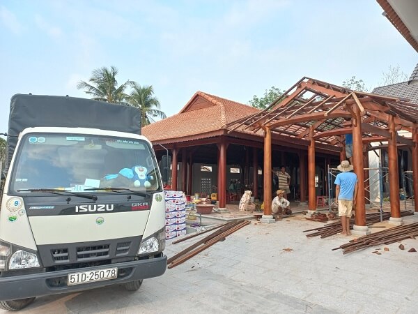 Ngói vảy cá lớn giao công trình ở Lộc Hưng