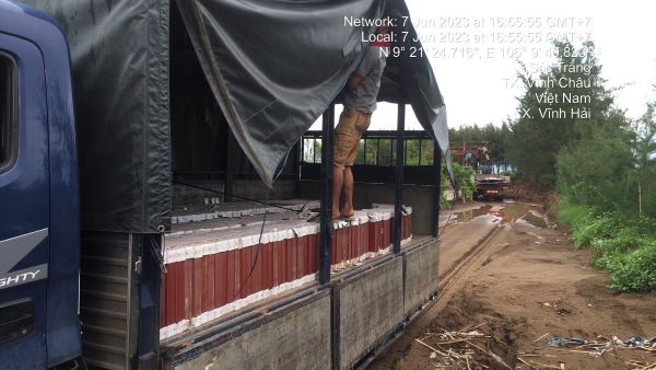 Gạch 40 tráng men đỏ Đất Việt giao chùa Quan Âm Đông Hải - Sóc Trăng