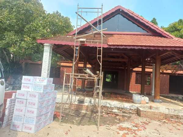 Ngói hài lớn tráng men tại công trình anh Long