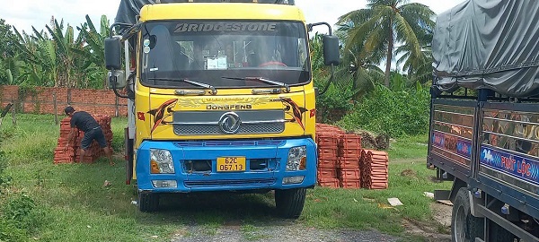 Tăng Bình Dương đã giao ngói lợp 22 đến Gò Công, Tiền Giang Tăng Bình Dương đã giao ngói lợp 22 đến Gò Công, Tiền Giang