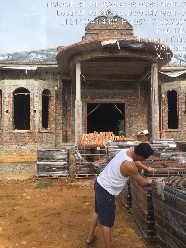 Công trình của anh Thành ở Phú Thọ đã nhận được ngói lợp CR02 để tiến hành lắp đặt
