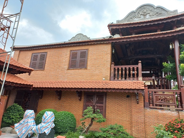 Công trình của chị Lan ở Phước Kiểng đã nhận được lô hàng ngói mũi hài lớn