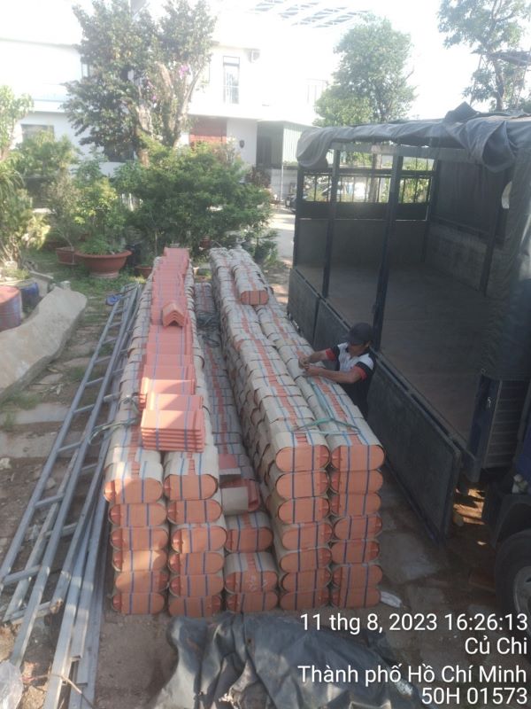 Ngói mũi hài trung giao nhà bác Ngà Củ Chi