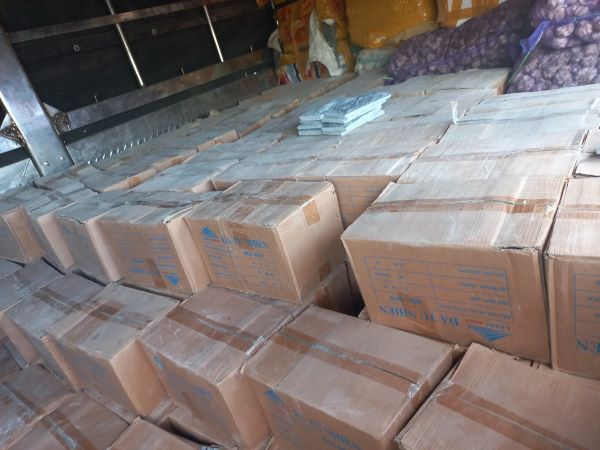 200m đá bóc đen 10x20 để về với công trình Đức Anh - Cà Mau