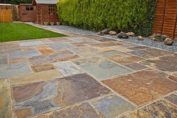 Đá chẻ lát nền Lai Châu, mang đến vẻ đẹp nguyên sơ, mộc mạc, thuần thiên nhiên