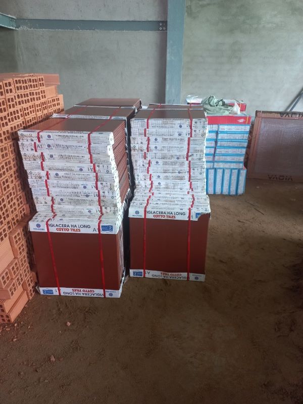 Gạch lát 30x30 Đất Việt giao nhà hàng Rạn Biển 5