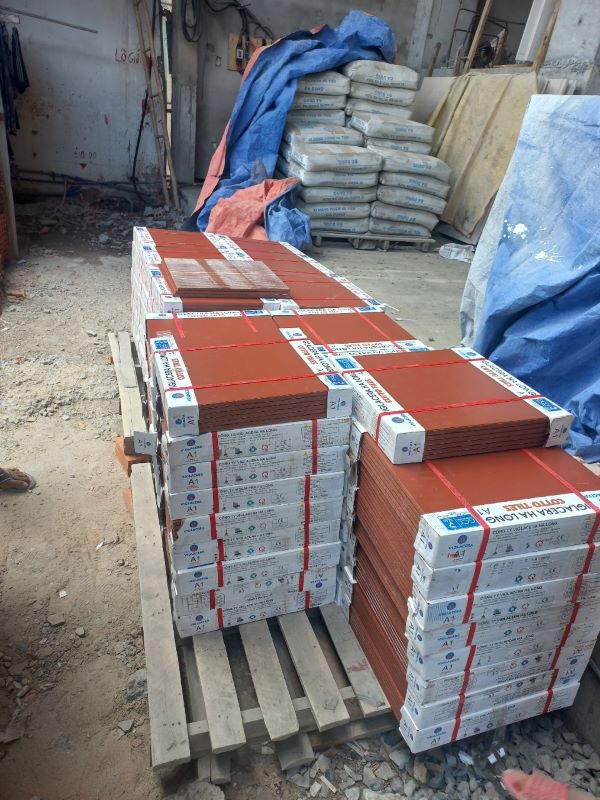 Gạch lát 30x30 Đất Việt giao nhà hàng