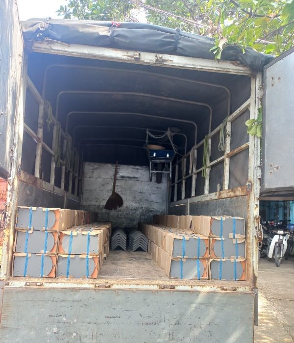 Vảy cá đen ghi giao chành xe Thanh Bình Xanh để chở về chùa Giác Ngạn - Lâm Đồng