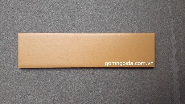 Gạch thẻ cotto Đất Việt màu vàng kem tráng men bóng