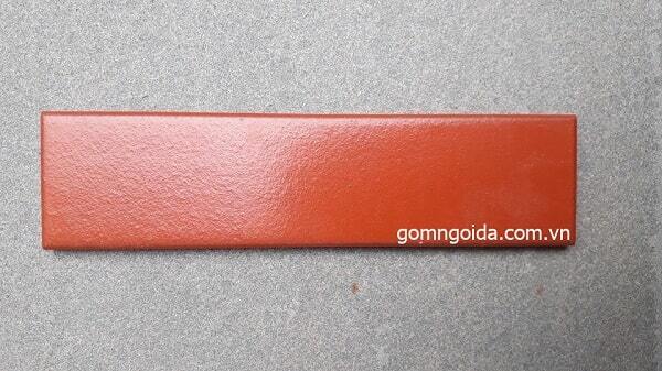 Gạch thẻ Đất Việt ốp mặt tiền đẹp màu đỏ tráng men