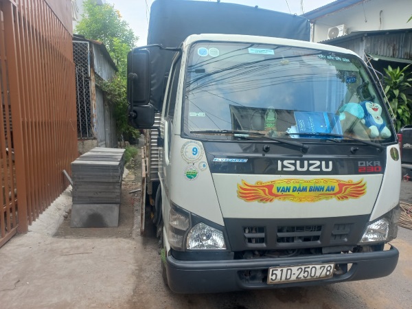 Đá Tổ Ong Lát Sân 30×60 Giao Công Trình Tại Hóc Môn