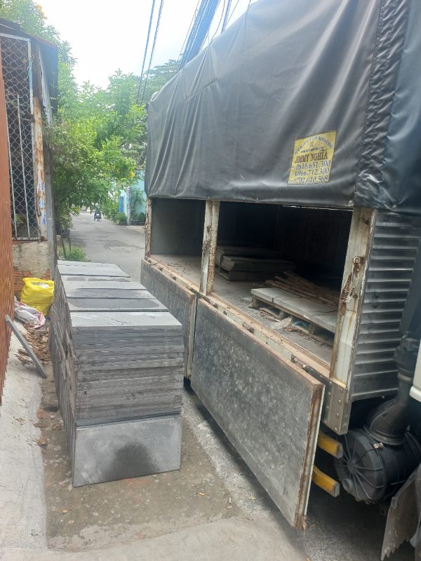 Đá tổ ong lát sân giao đến công trình Hóc Môn Đá tổ ong lát sân giao đến công trình Hóc Môn