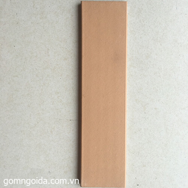 Gạch ốp trang trí ngoài trời màu vàng kem sang trọng