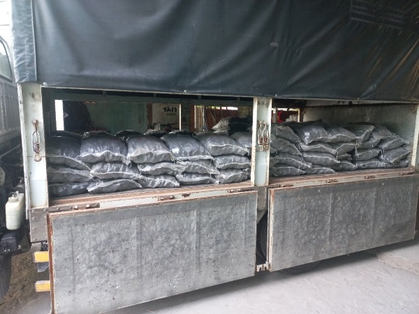 Sỏi đen bóng xuất khẩu là một trong những dòng sản phẩm đá trang trí cao cấp