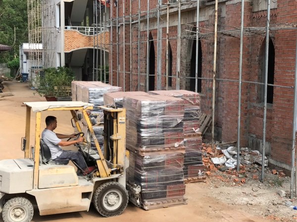 Ngói đất sét nung Tráng Men – thương hiệu Classy Roofing thuộc công ty TTL 