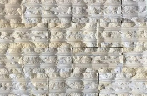 Đá bão táp vàng