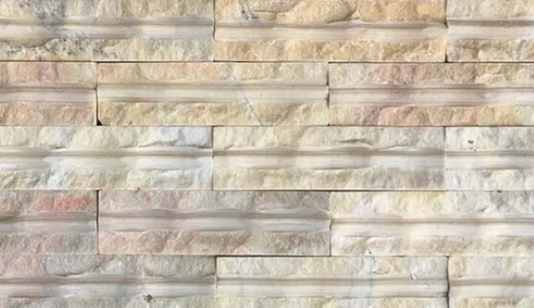 Đá bão táp vàng