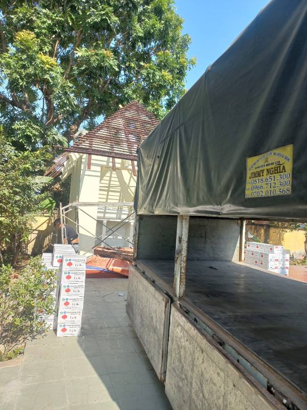 Bàn giao ngói vảy cá cho công trình Đình Bà Điểm tại Hóc Môn