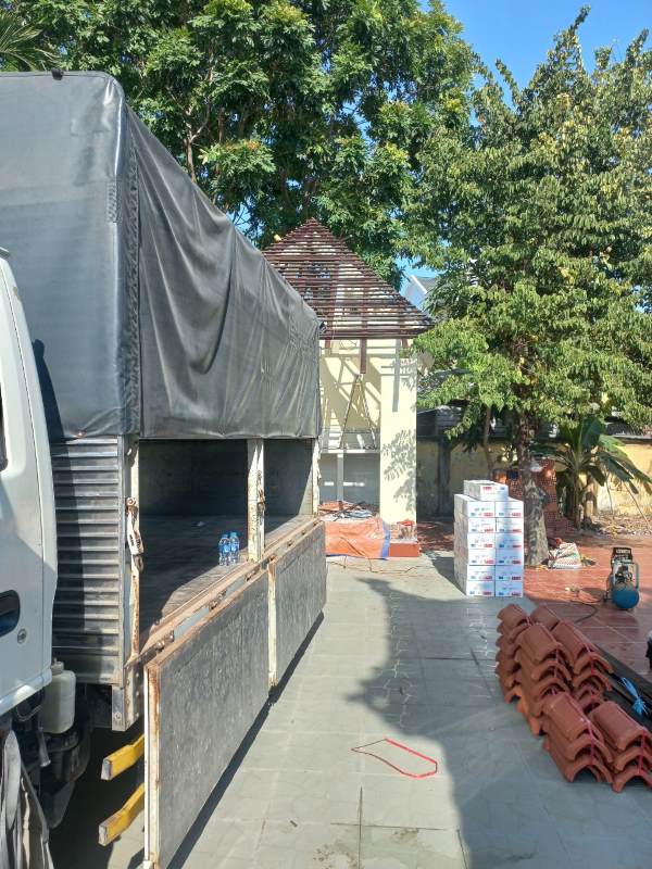 Ngói vảy cá Hạ Long được giao tới Đình Bà Điểm