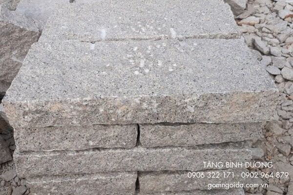 Đá Phước Hòa lát sân