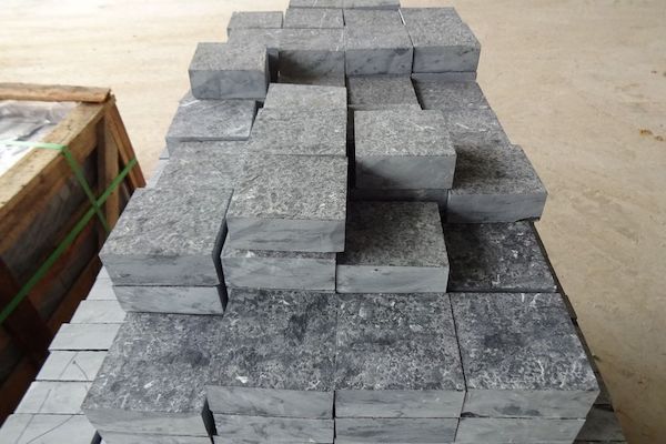 Đá cubic tự nhiên