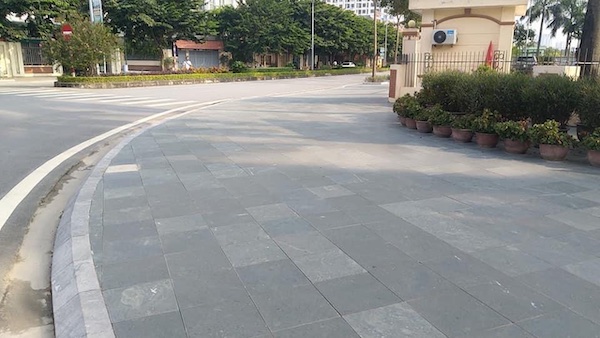 Công trình lát đá xanh rêu băm mặt