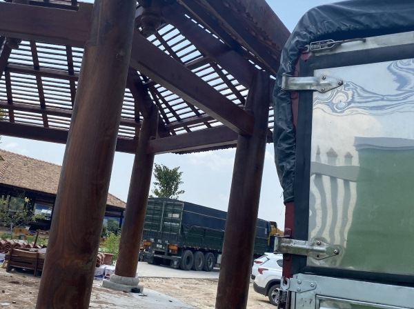 Ngói vảy cá Đất Việt đã được vận chuyển đến công trình