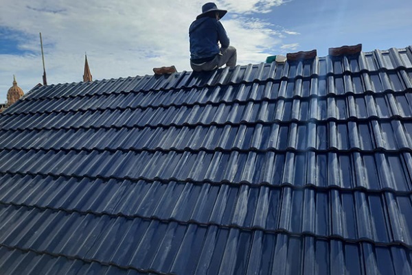 Ngói tráng men xanh dương là một trong những màu ngói phổ biến hiện nay