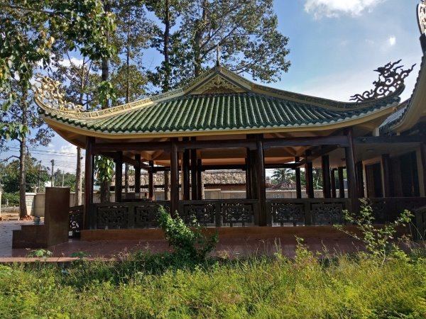 Ngói âm dương đặc biệt phù hợp với kiến trúc cổ điển, nhà thờ, đền chùa