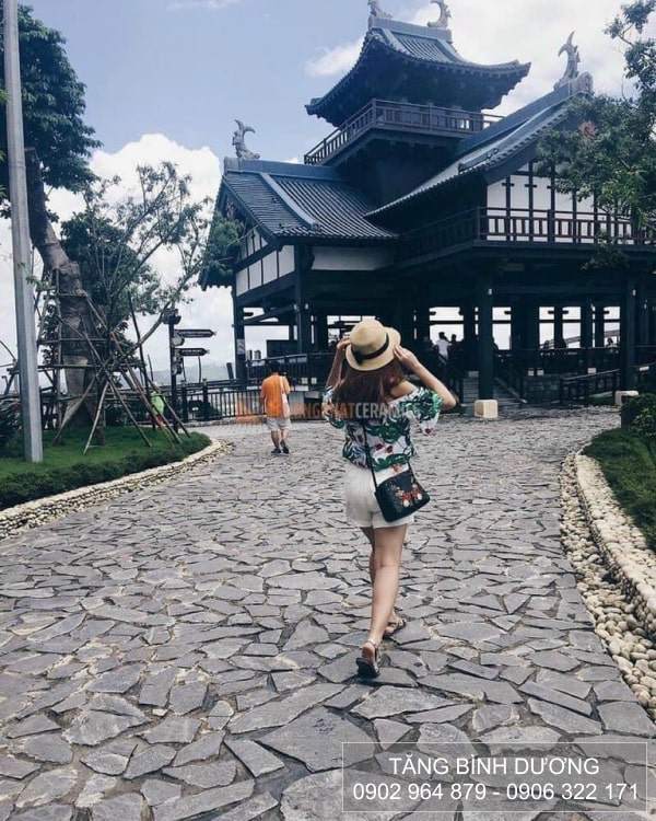 Đá chẻ bao xanh lát sân khu du lịch