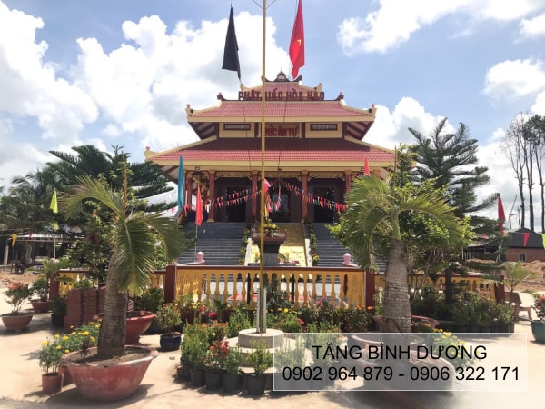 Chùa sử dụng ngói màu SCG Thái Lan lợp mái