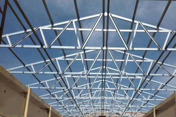 Kèo thép dạng hình thực tế tại công trình lợp mái Kèo thép dạng hình thực tế tại công trình lợp mái