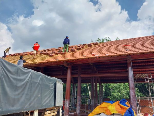 Ngói Classy màu đỏ lợp mái nhà