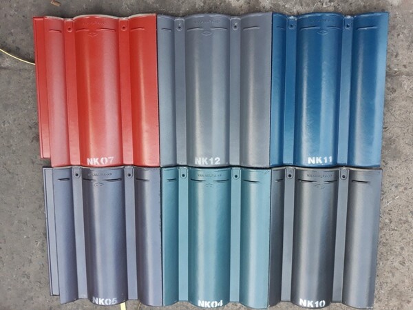 Ngói Nakamura sóng lớn