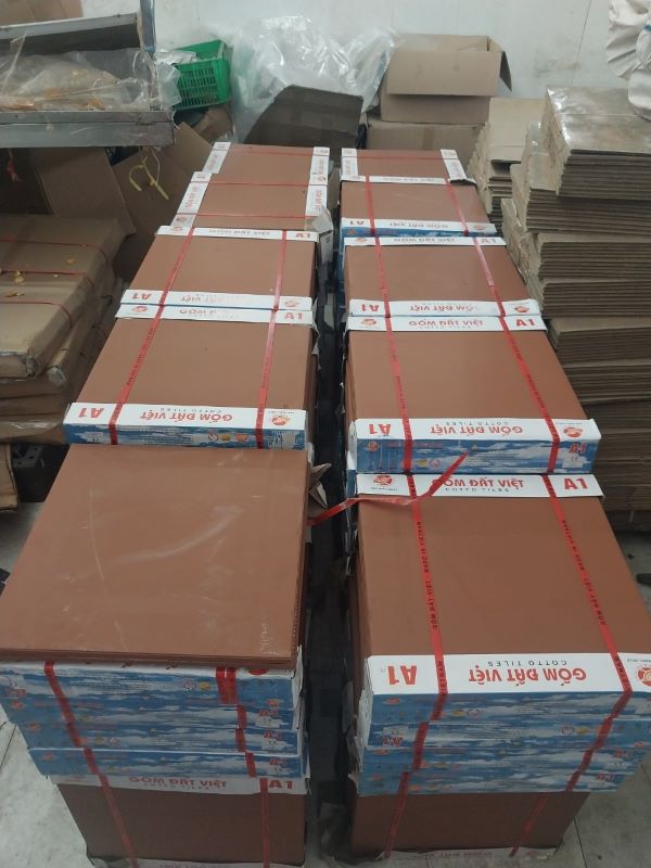 Gạch lát Đất Việt tại chành xe quận 6