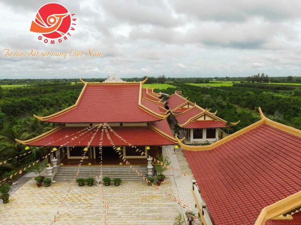 Ngói 22 tráng men màu đỏ đẹp mắt