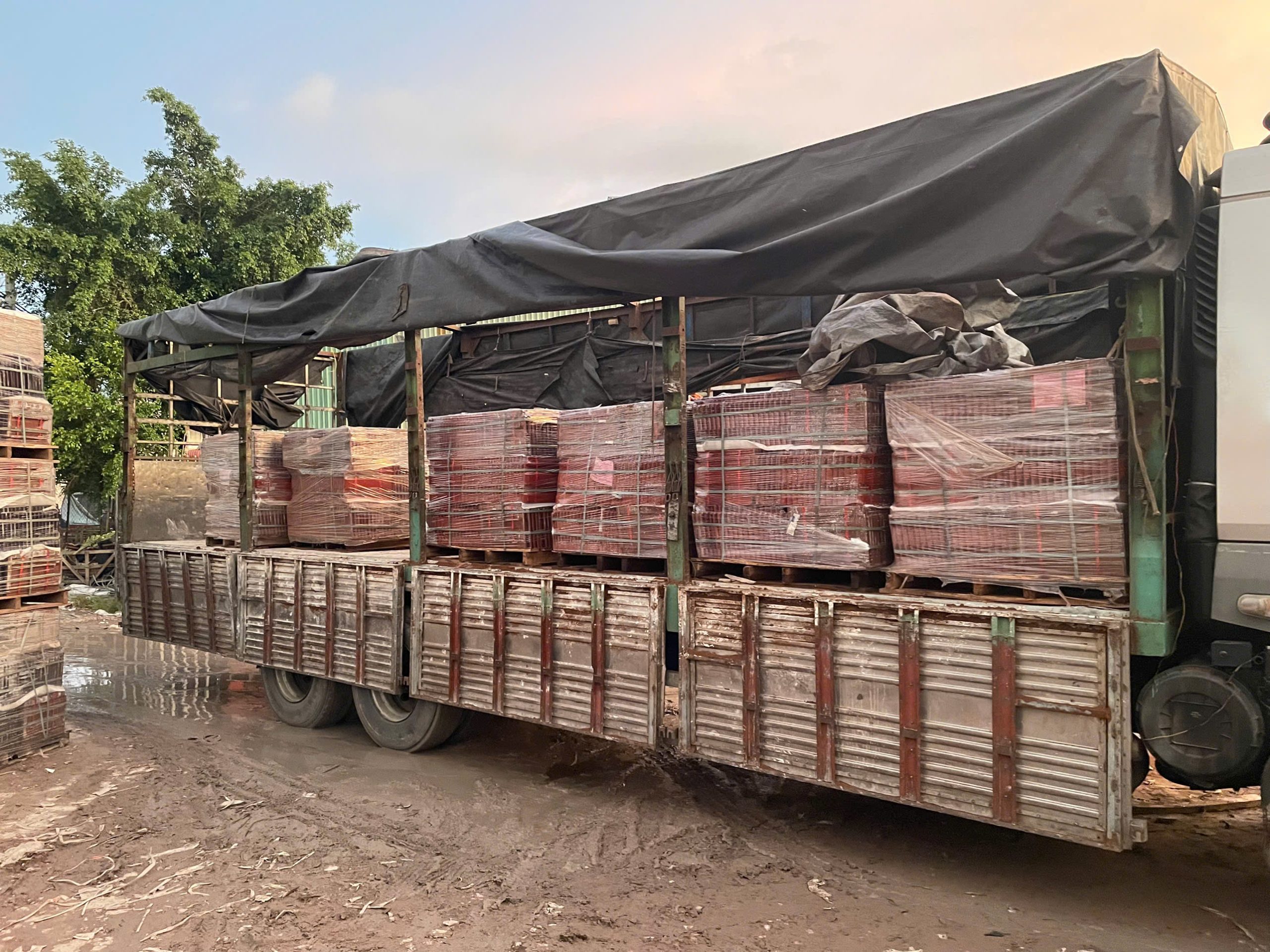 Lô Hàng Ngói Lợp CR04 Màu đỏ Chuẩn Bị Rời Kho Tăng Bình Dương