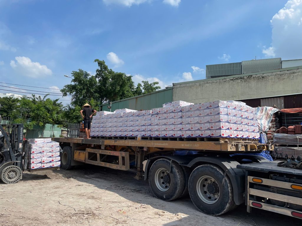 Ngói vảy cá Đất Việt sẵn sàng xuất kho sang Campuchia