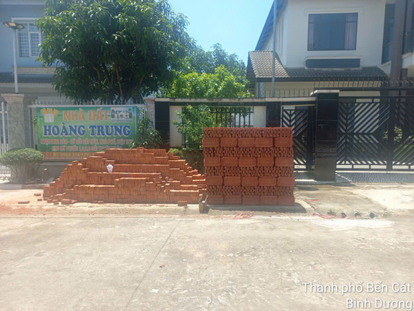 Gạch ngói Hạ Long được sử dụng phổ biến từ các công trình nhà ở dân dụng đến biệt thự