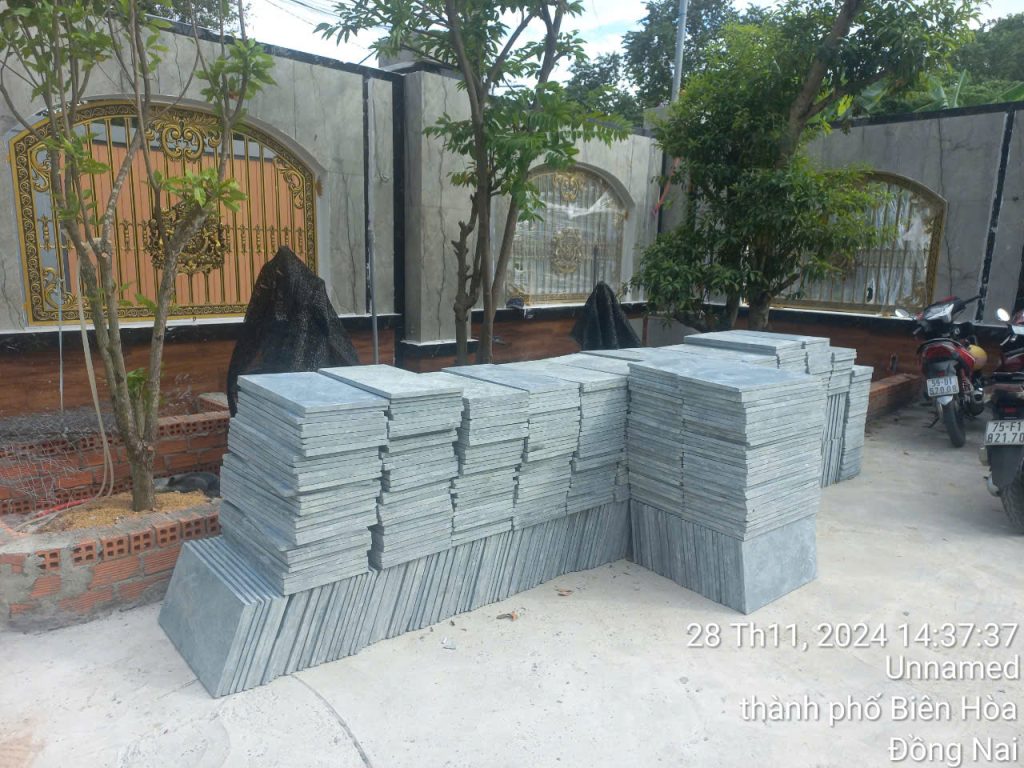 Đá lát sân xanh rêu chất lượng từ Tăng Bình Dương được vận chuyển đến Đồng Nai