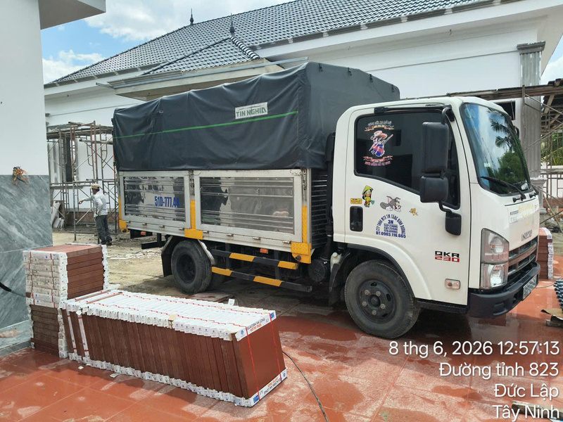 Giao gạch Hạ Long tới công trình ở Đức Lập Tây Ninh