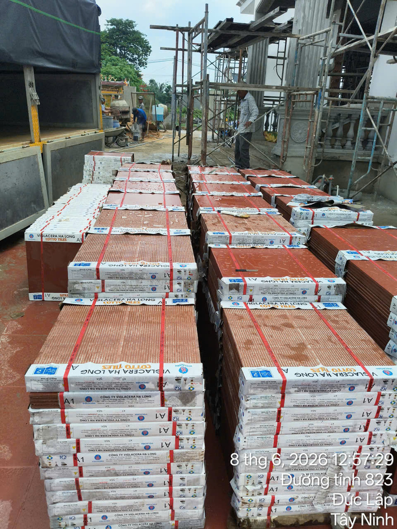 Giao gạch Hạ Long tới công trình ở Đức Lập Tây Ninh